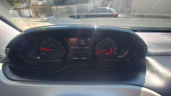 PEUGEOT-2008-2017
