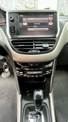 PEUGEOT-2008-2017