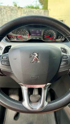 PEUGEOT-2008-2017