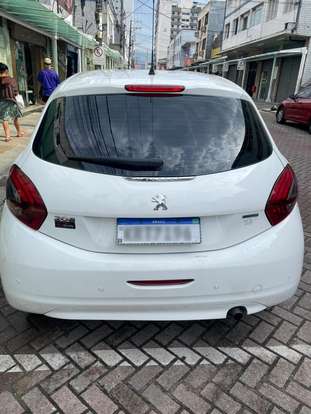 PEUGEOT-208-2016