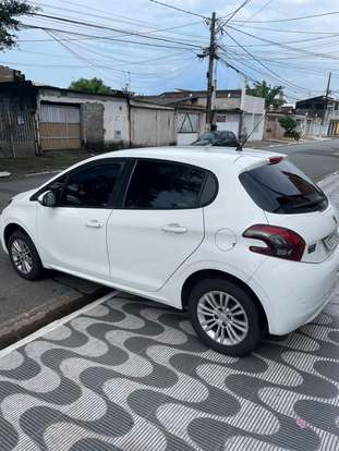 PEUGEOT-208-2016