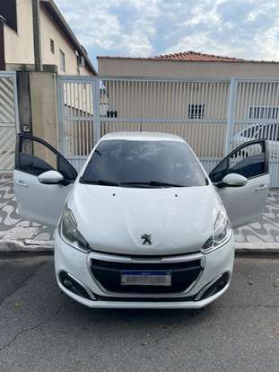 PEUGEOT-208-2016