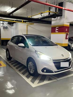 PEUGEOT-208-2017