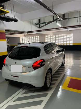 PEUGEOT-208-2017