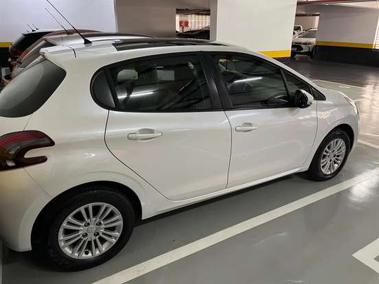 PEUGEOT-208-1.2 ALLURE 12V FLEX 4P MANUAL PEUGEOT-208-2017