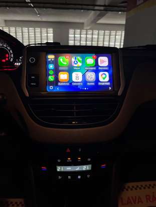 PEUGEOT-208-2017