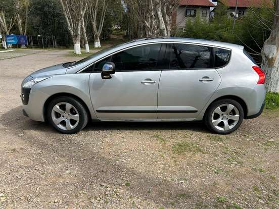 PEUGEOT-3008-2011