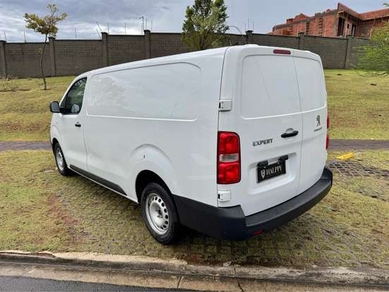 PEUGEOT-EXPERT-2021