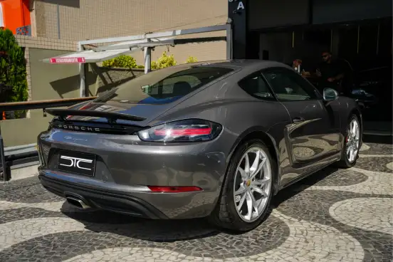 PORSCHE-718-2022