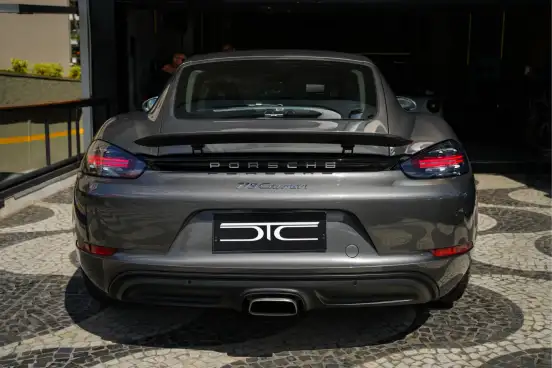 PORSCHE-718-2022