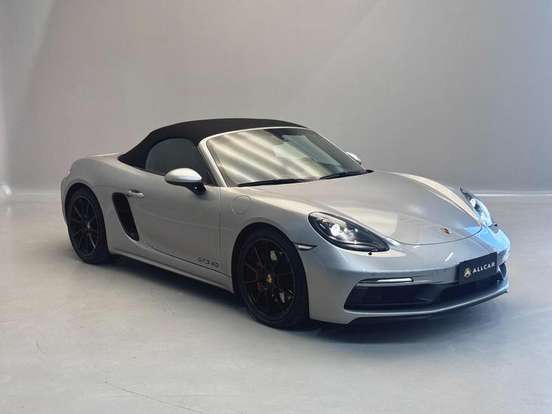 PORSCHE-718-2024
