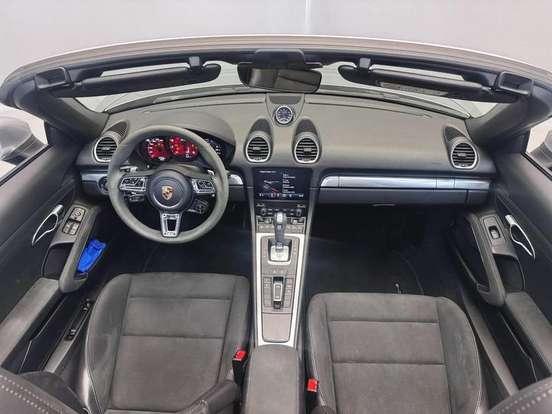 PORSCHE-718-2024