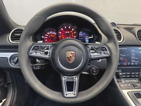 PORSCHE-718-2024