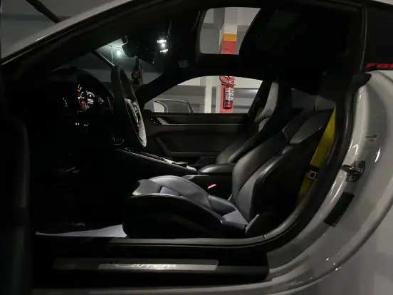PORSCHE-911-2020