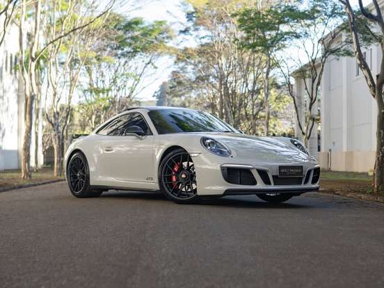 PORSCHE-911-2017