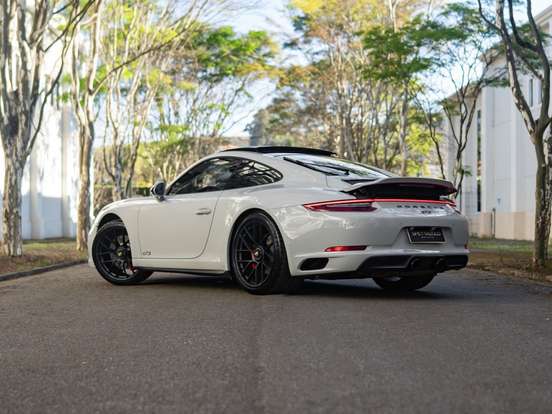 PORSCHE-911-2017