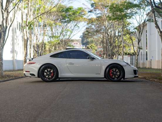 PORSCHE-911-2017