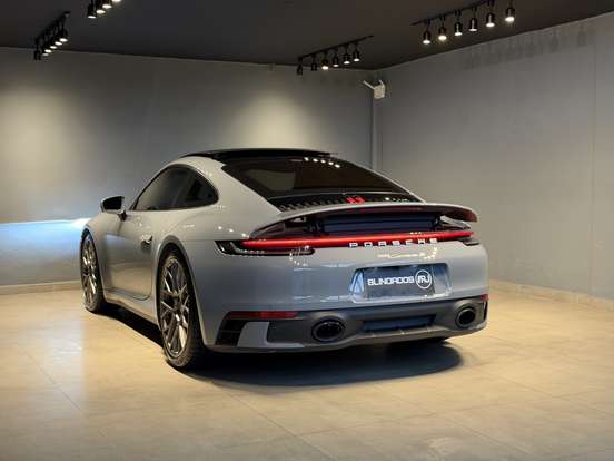 PORSCHE-911-2023