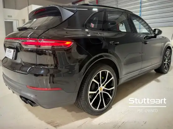 PORSCHE-CAYENNE-2023