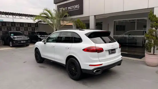 PORSCHE-CAYENNE-2017