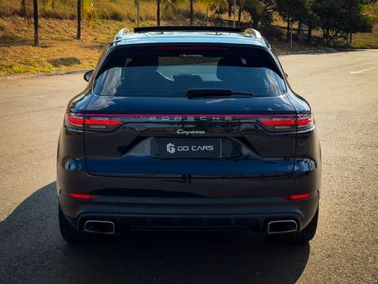PORSCHE-CAYENNE-2021