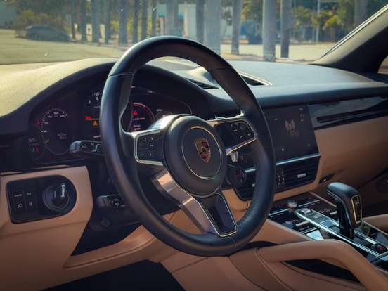 PORSCHE-CAYENNE-2021