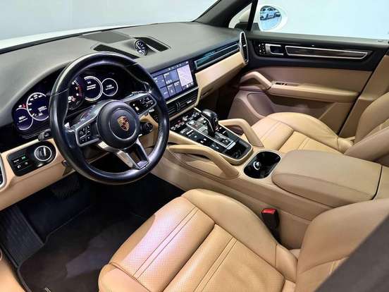 PORSCHE-CAYENNE-2019