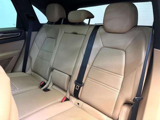 PORSCHE-CAYENNE-2019