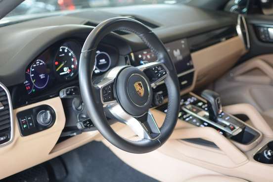 PORSCHE-CAYENNE-2022