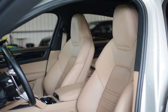 PORSCHE-CAYENNE-2022