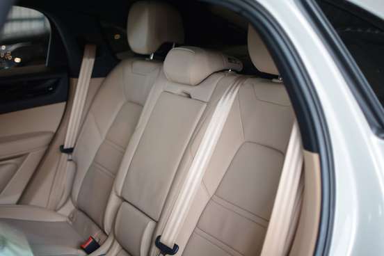 PORSCHE-CAYENNE-2022
