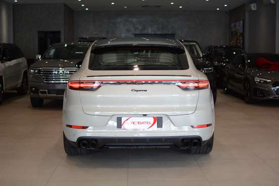 PORSCHE-CAYENNE-2022