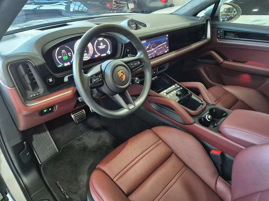 PORSCHE-CAYENNE-2024