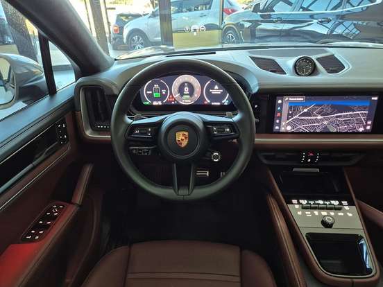 PORSCHE-CAYENNE-2024