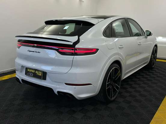 PORSCHE-CAYENNE-2021