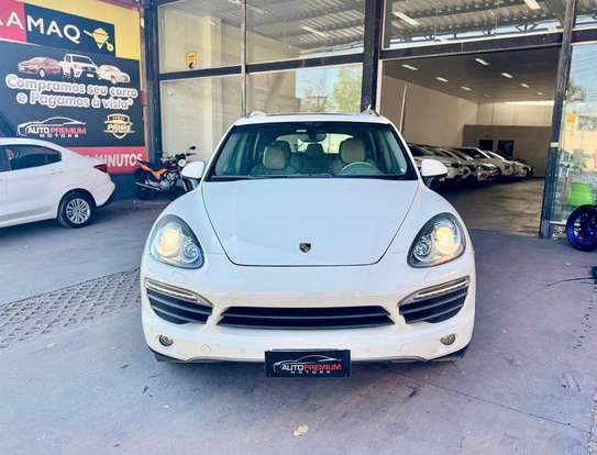 PORSCHE-CAYENNE-2012