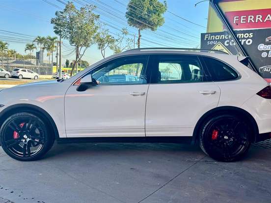 PORSCHE-CAYENNE-4.8 4X4 V8 32V TURBO GASOLINA 4P TIPTRONIC PORSCHE-CAYENNE-2012