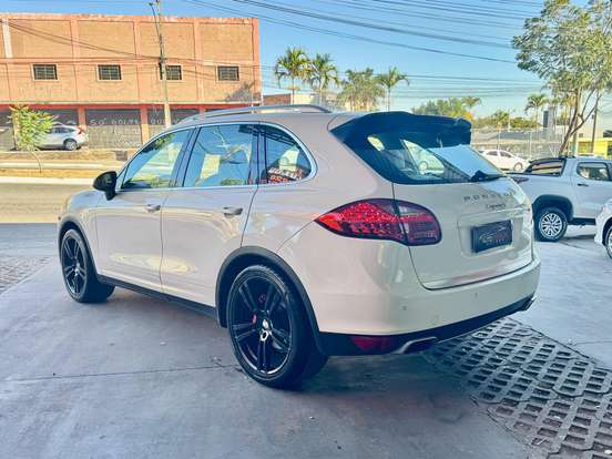 PORSCHE-CAYENNE-4.8 4X4 V8 32V TURBO GASOLINA 4P TIPTRONIC PORSCHE-CAYENNE-2012