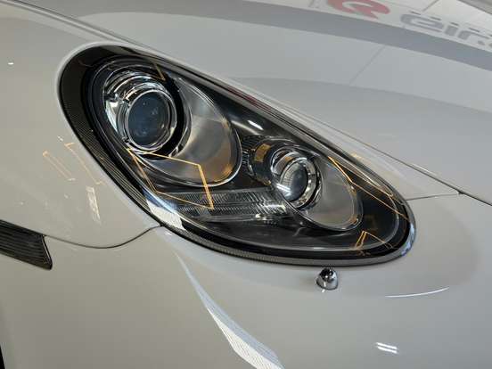 PORSCHE-CAYMAN-2010