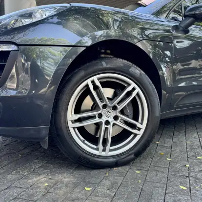 PORSCHE-MACAN-2017