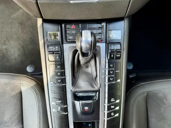 PORSCHE-MACAN-2.0 16V GASOLINA 4P AUTOMÁTICO PORSCHE-MACAN-2017