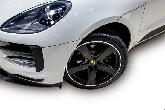 PORSCHE-MACAN-2020