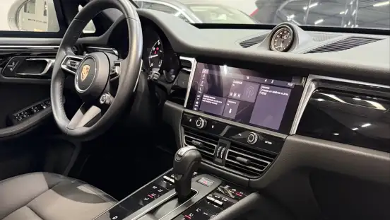 PORSCHE-MACAN-2025