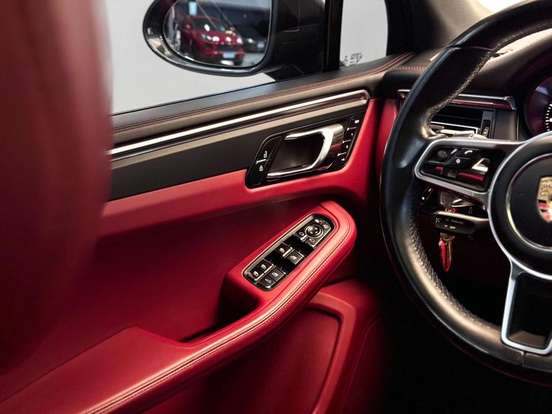 PORSCHE-MACAN-2020