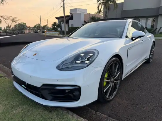 PORSCHE-PANAMERA-2021
