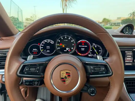 PORSCHE-PANAMERA-2021