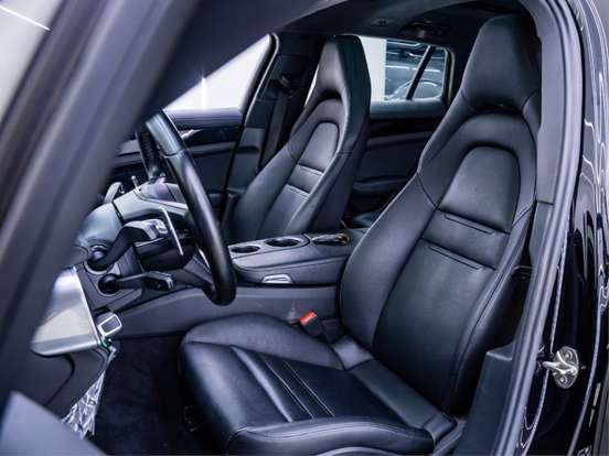 PORSCHE-PANAMERA-2023