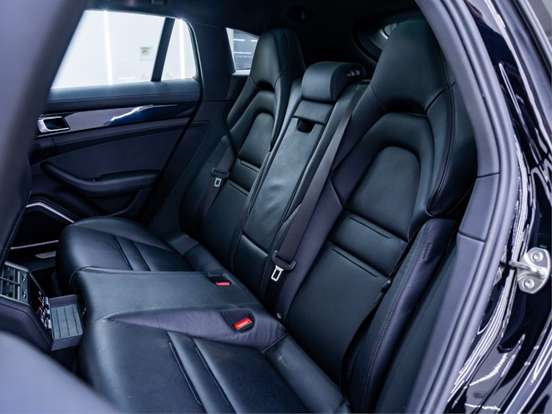PORSCHE-PANAMERA-2023
