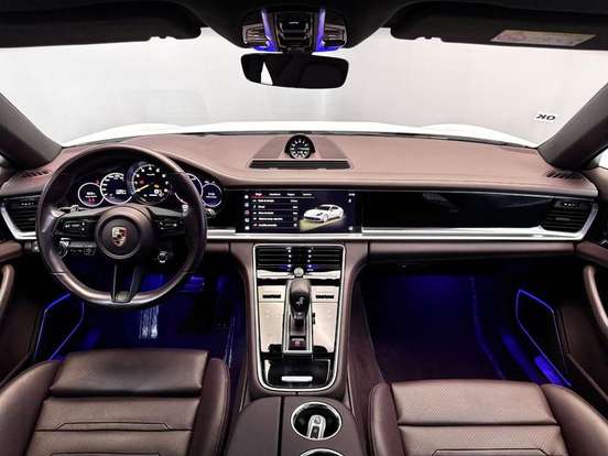 PORSCHE-PANAMERA-2023