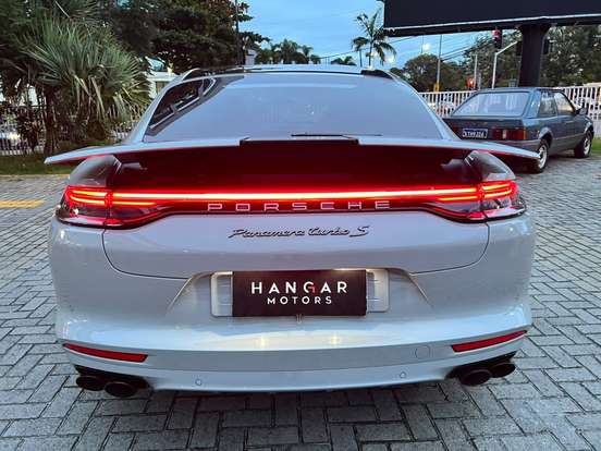 PORSCHE-PANAMERA-2023